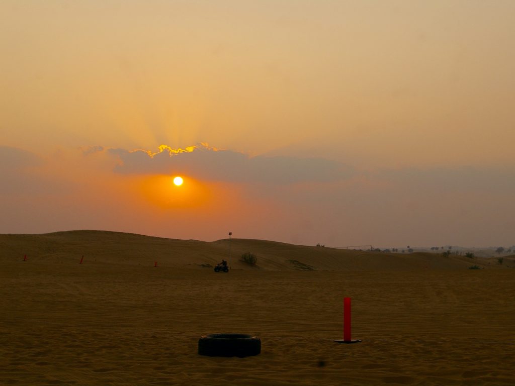 Atardecer en el desierto de Dubai, una experiencia única