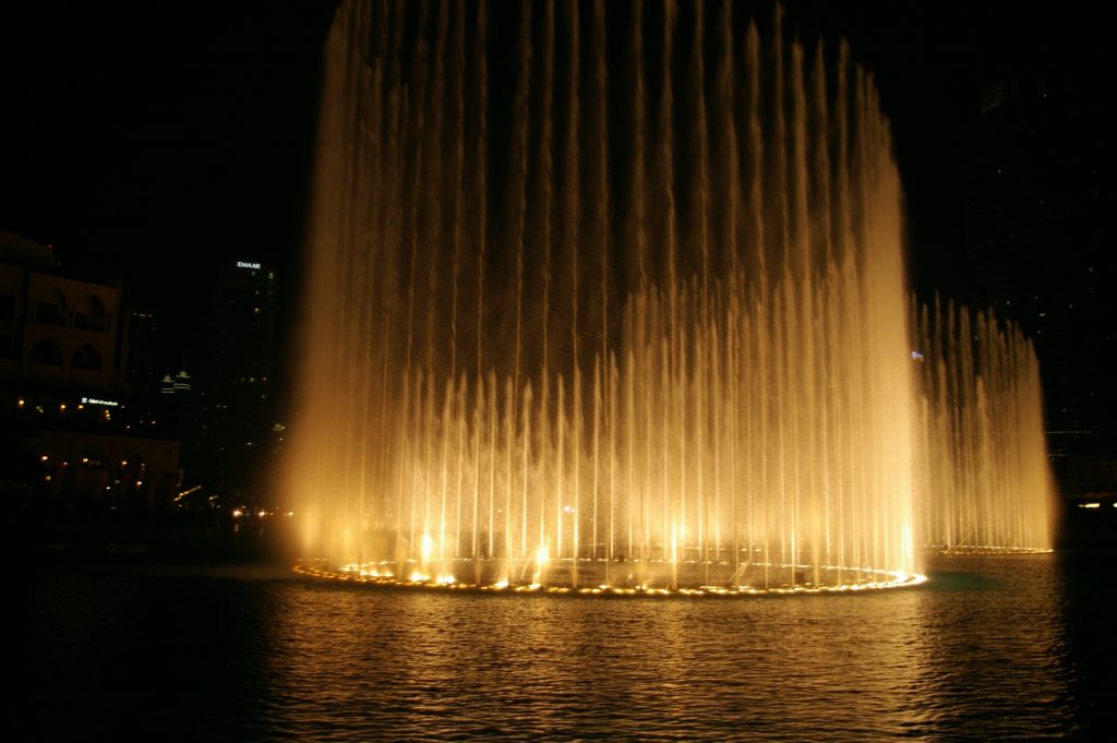 Show de agua y luces en la Fuente de Dubai (Dubai Mall)