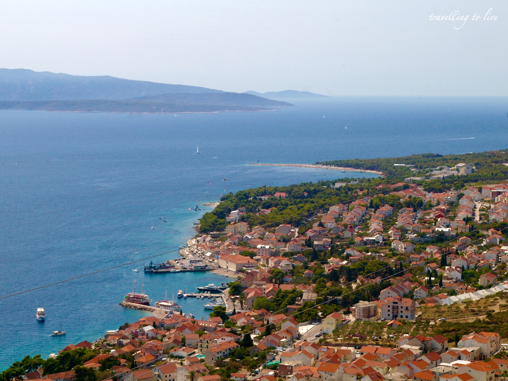 Vistas de la playa Zlatni Rat en la isla de Brac, Croacia