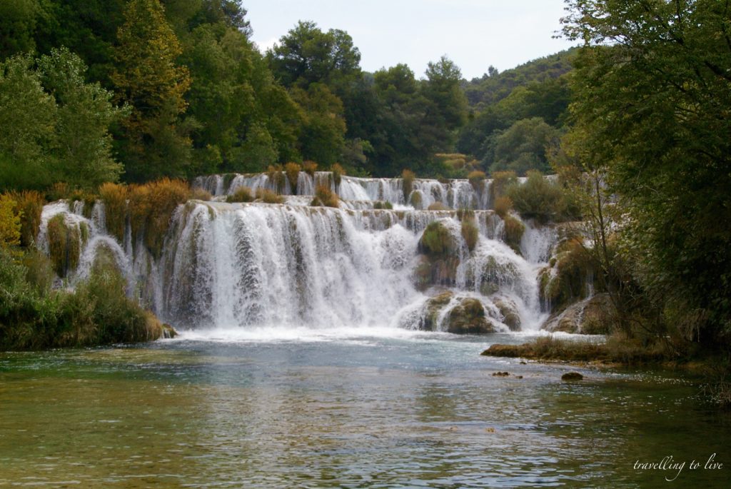 Krka, el mejor parque natural para bañarse entre cascadas en Croacia