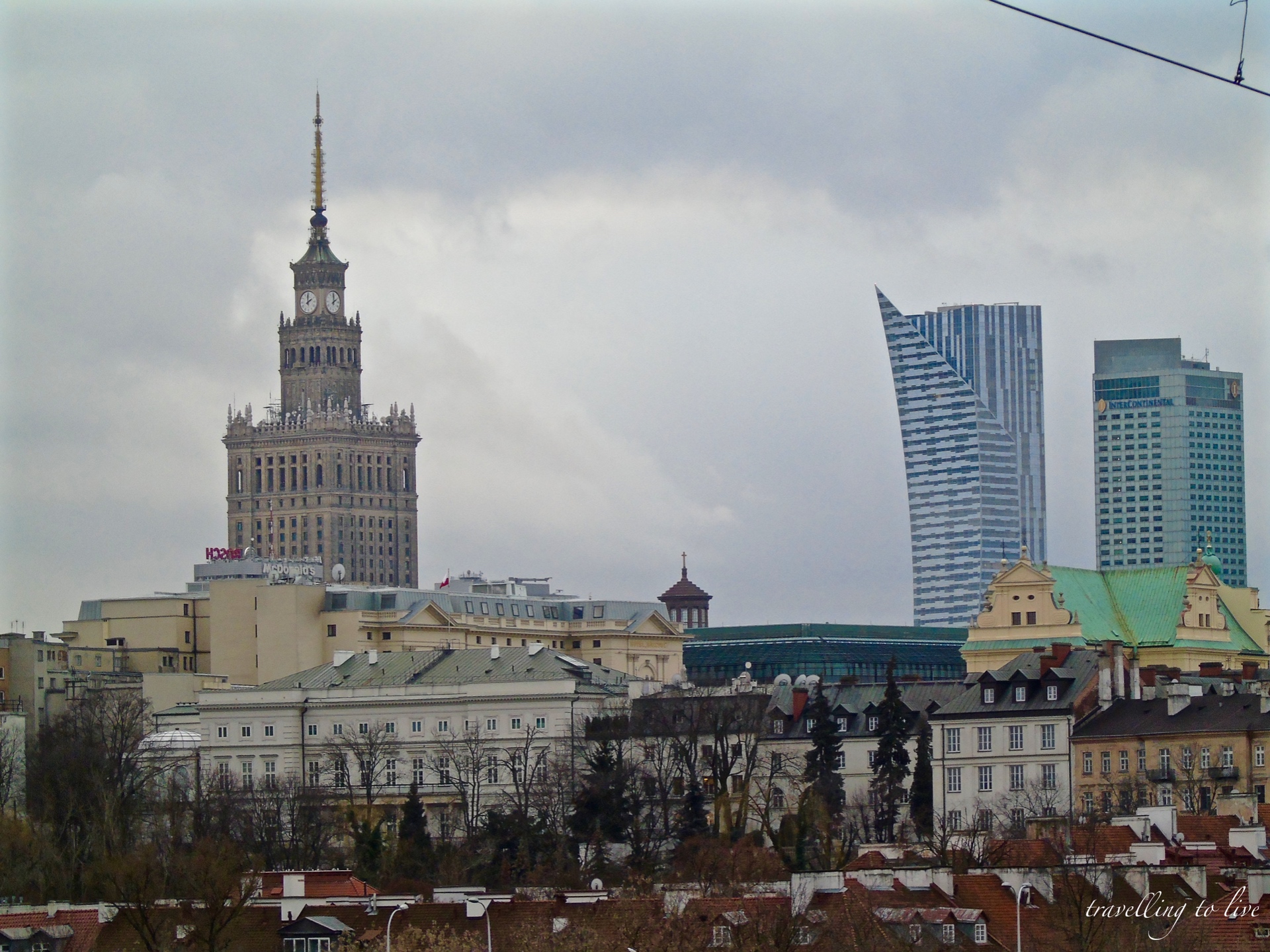 Vistas de la zona moderna de Varsovia desde el Barrio de Praga
