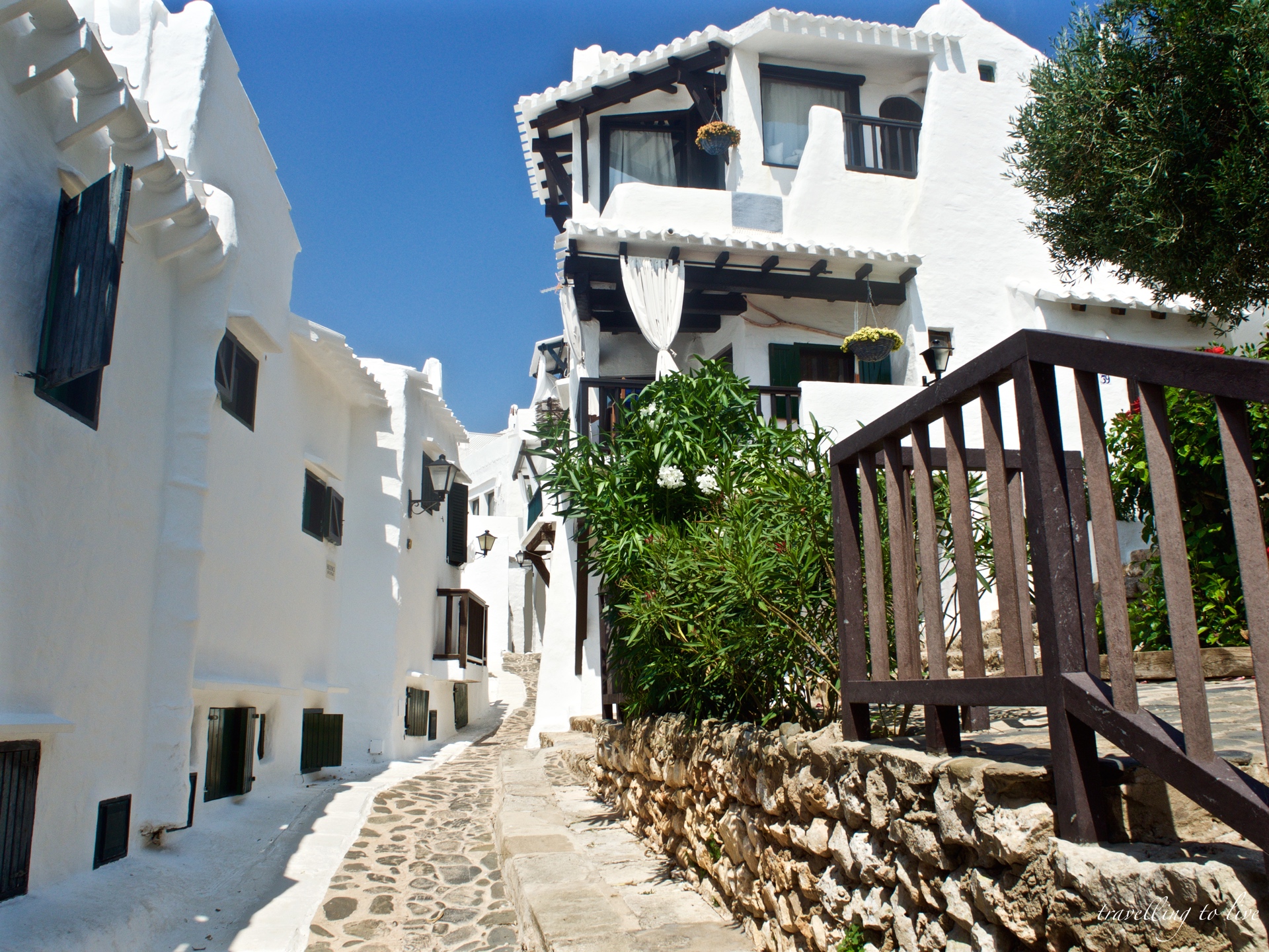 Binibèquer Vell, el pueblo blanco más bonito de Menorca