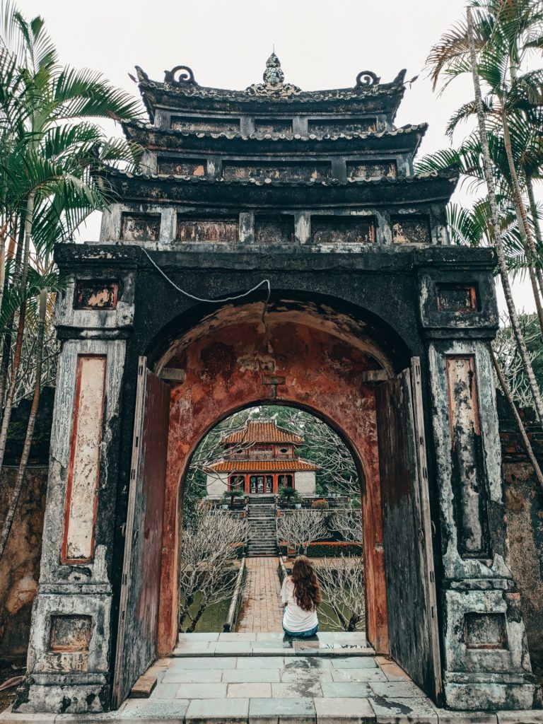 Tumba de Ming Mang, un imprescindible que ver en Hue, Vietnam