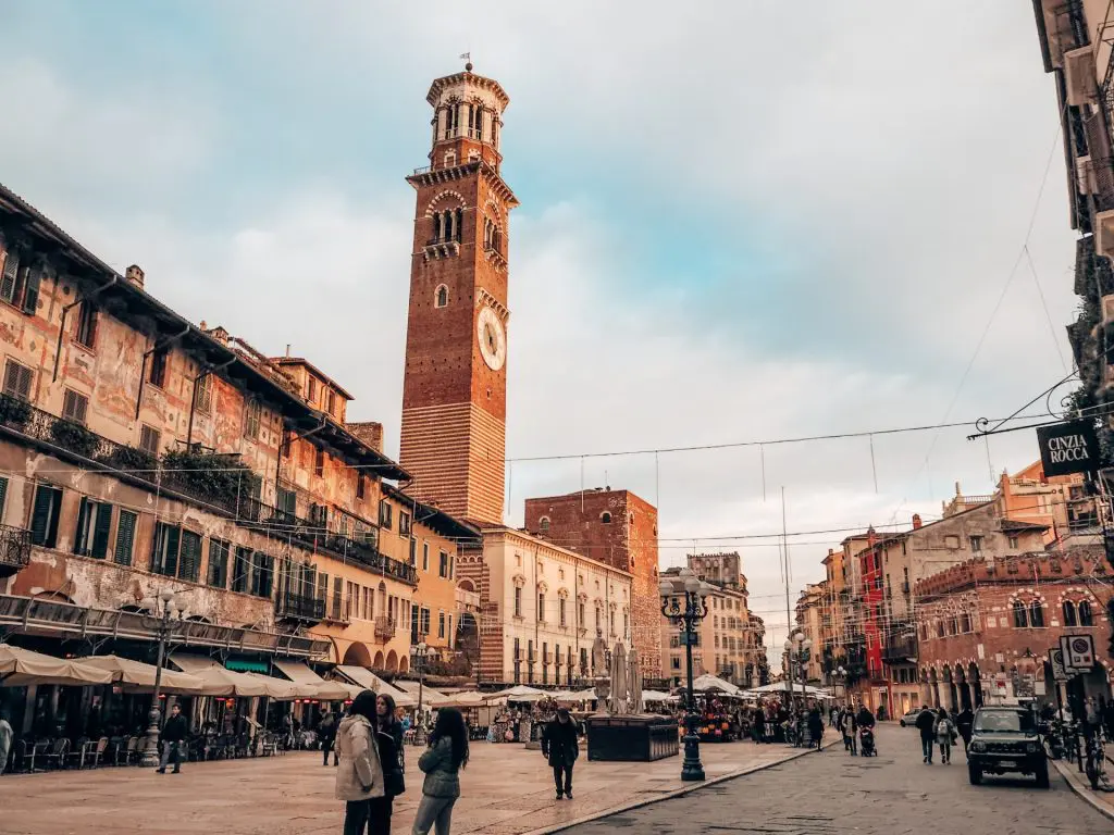 Piazza dei Signori, un sitio que ver en Verona, Italia