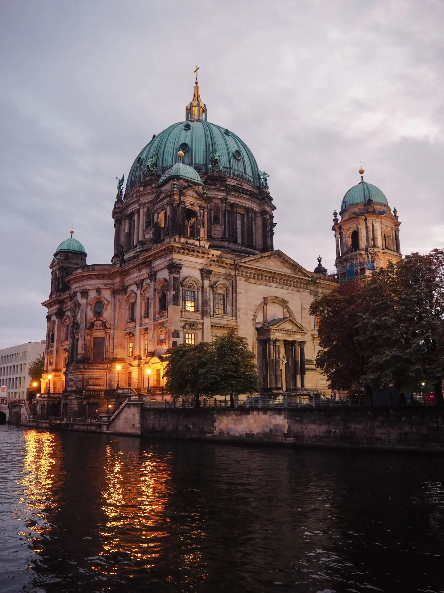 Vista de la Catedral de Berlín, el edificio más bonito de Berlín