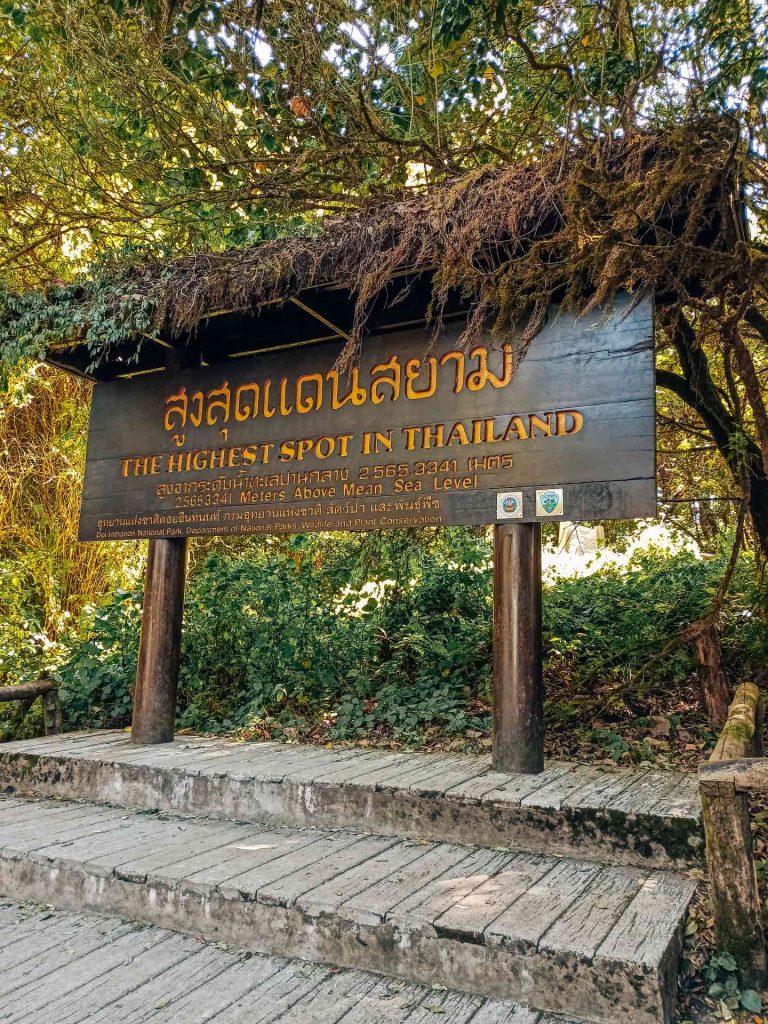 El punto más alto de Tailandia en el Parque Nacional Doi Inthanon