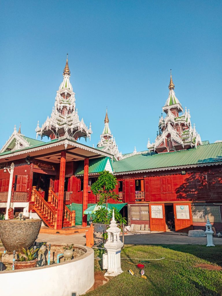 Wat Jong Sung, un templo imprescindible en Mae Sariang