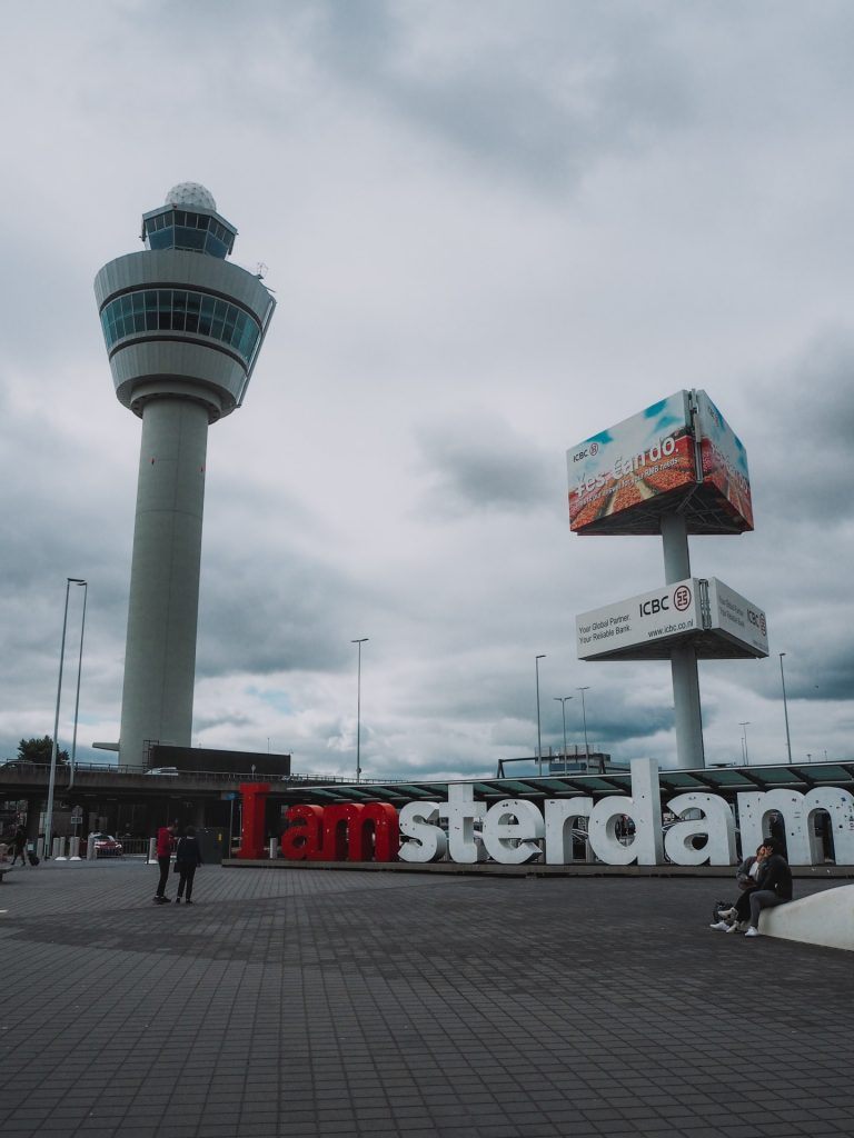 Letras I am Amsterdam en el Aeropuerto de Ámsterdam