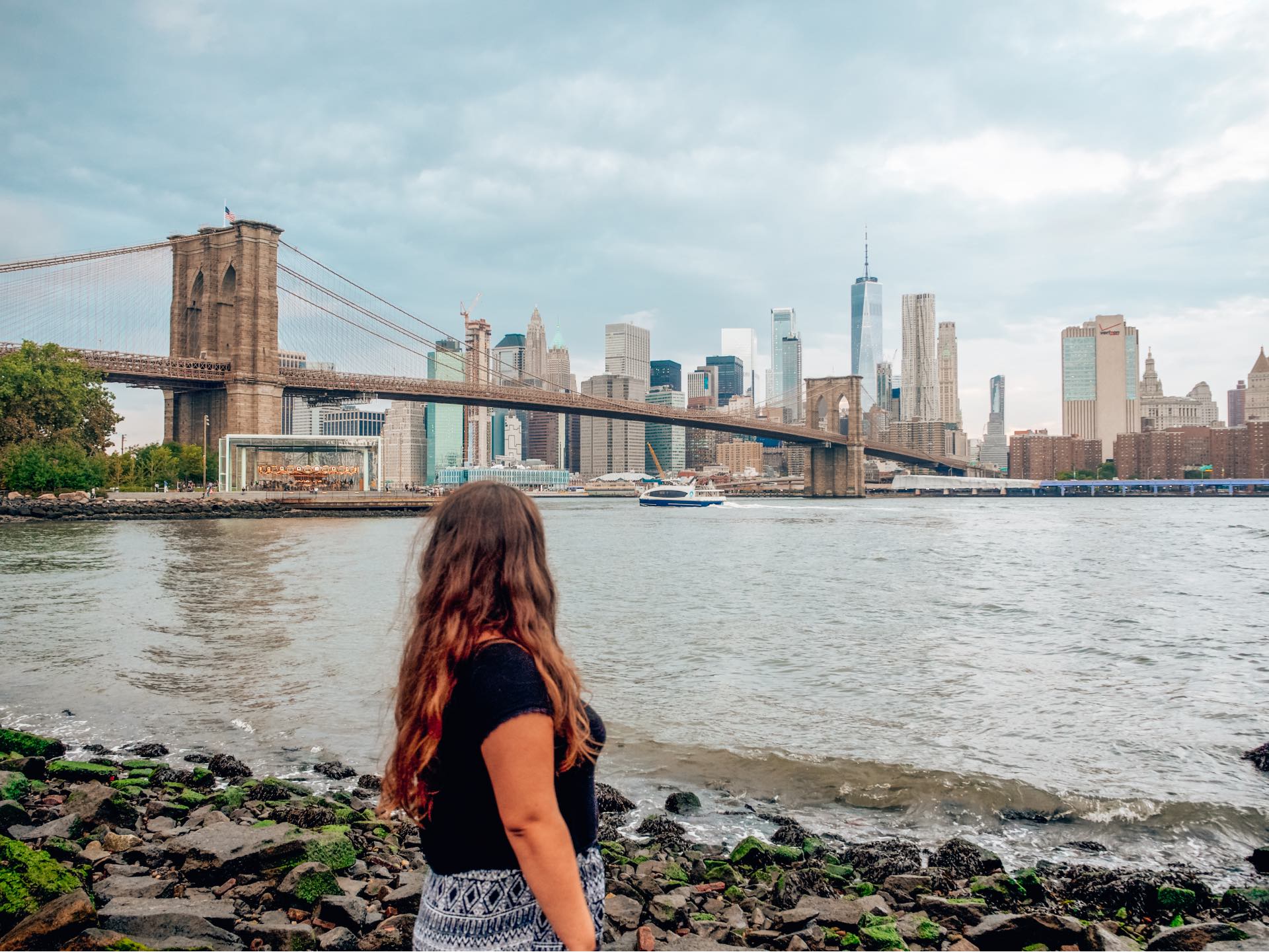 Atardecer con vistas de Manhattan desde Brooklyn, Nueva York