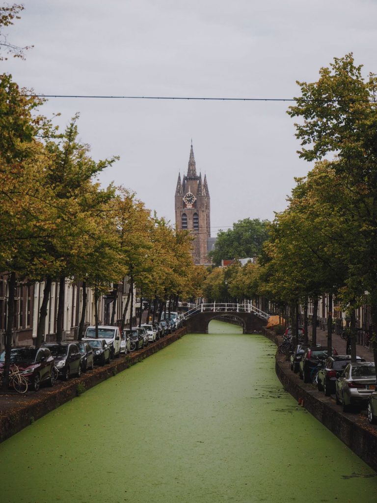Oude Delft, un canal precioso por el que pasear en Delft