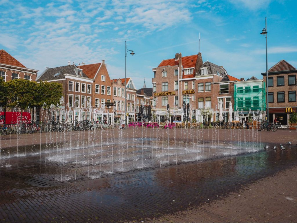 Beestenmarkt, una plaza muy animada en Leiden