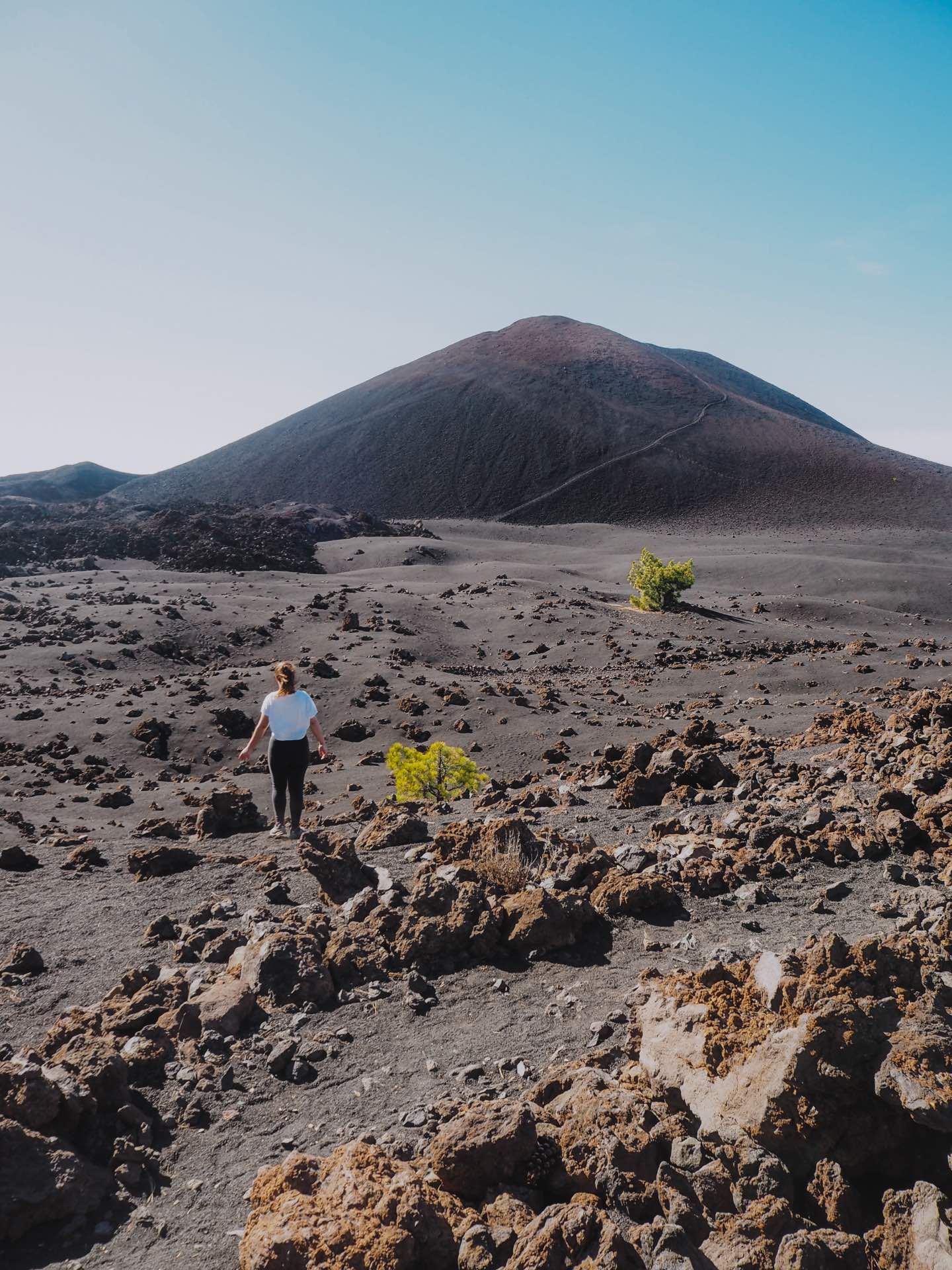 Sendero del Volcán Chinyero, una ruta llena de contrastes en Tenerife