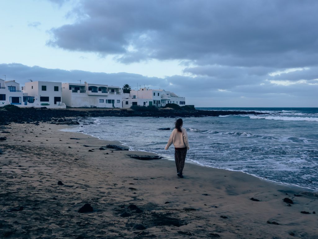 Playa de Famara, el pueblo de los surfistas de Lanzarote