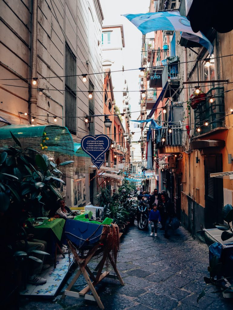 Barrio Español, la zona con más ambiente de Nápoles