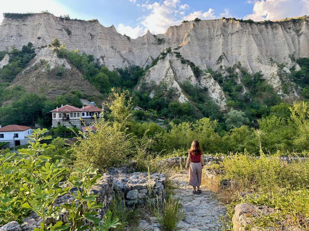 Vistas de las curiosas montañas de Melnik