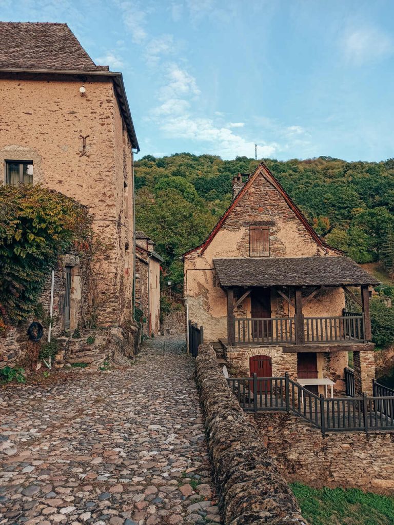Qué ver en Belcastel, un pueblo con encanto en Midi-Pyrénées