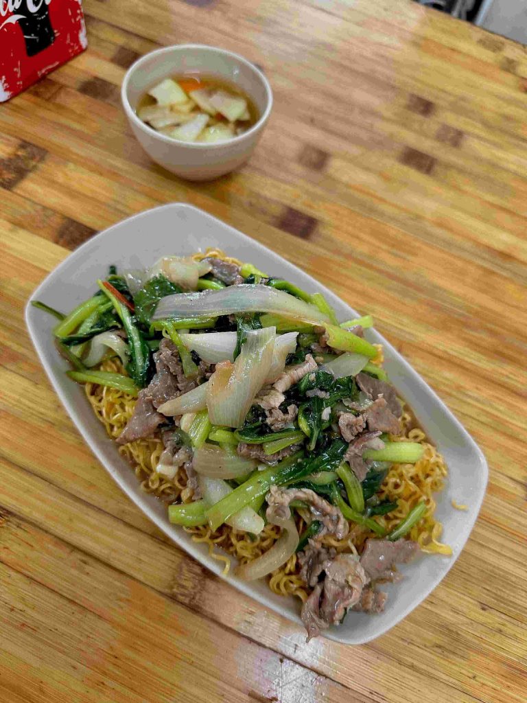 Phở Cuốn Hưng Bền, un buen sitio para comer cerca de la Pagoda de Tran Quoc